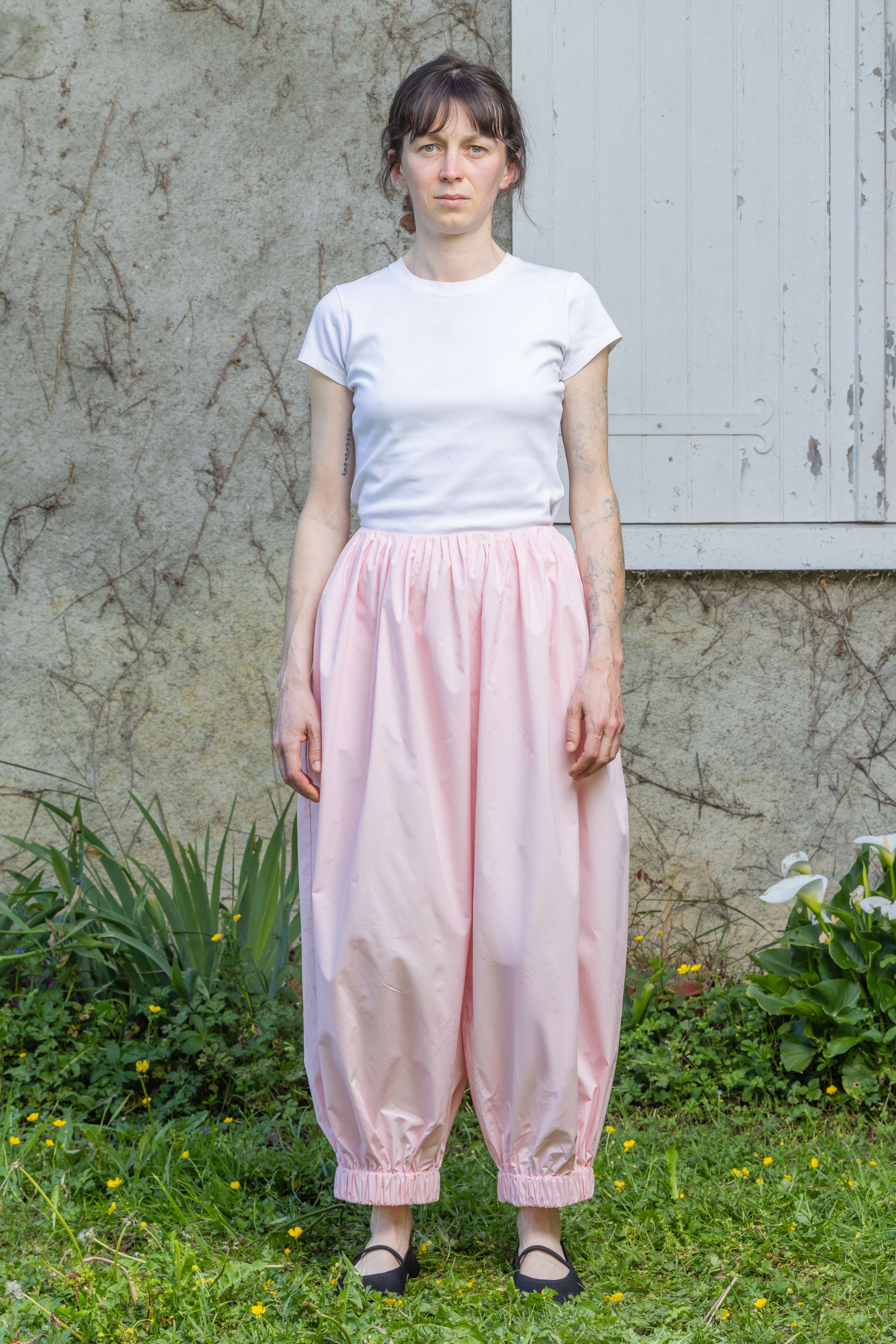 Pink balloon trousers with elastic waist and elastic cuffs