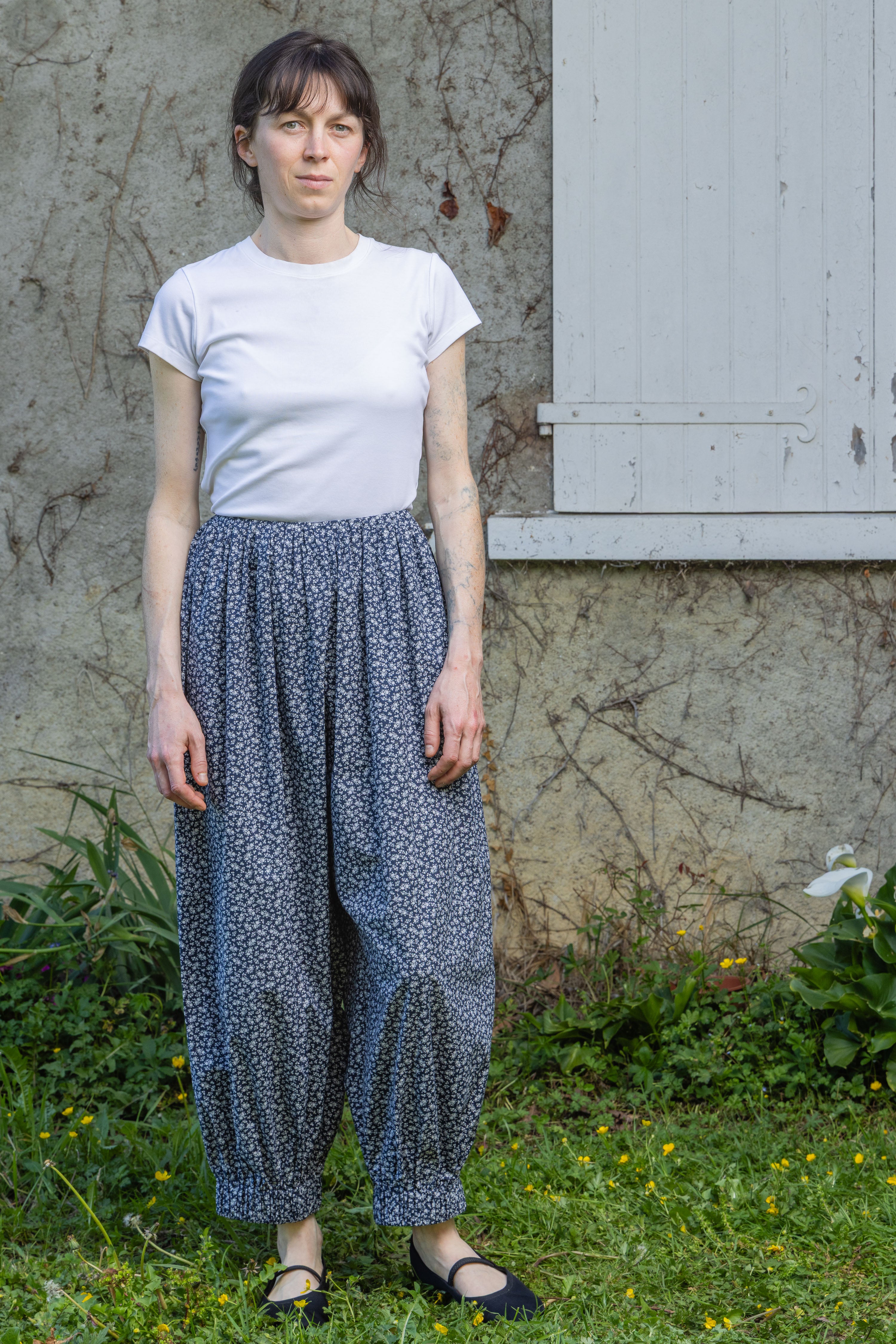 Summer trousers, navy floral wide-leg pants with elastic waistband and ankle length