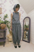 L'été trousers in dark floral, loose balloon legs with elastic waist and hems
