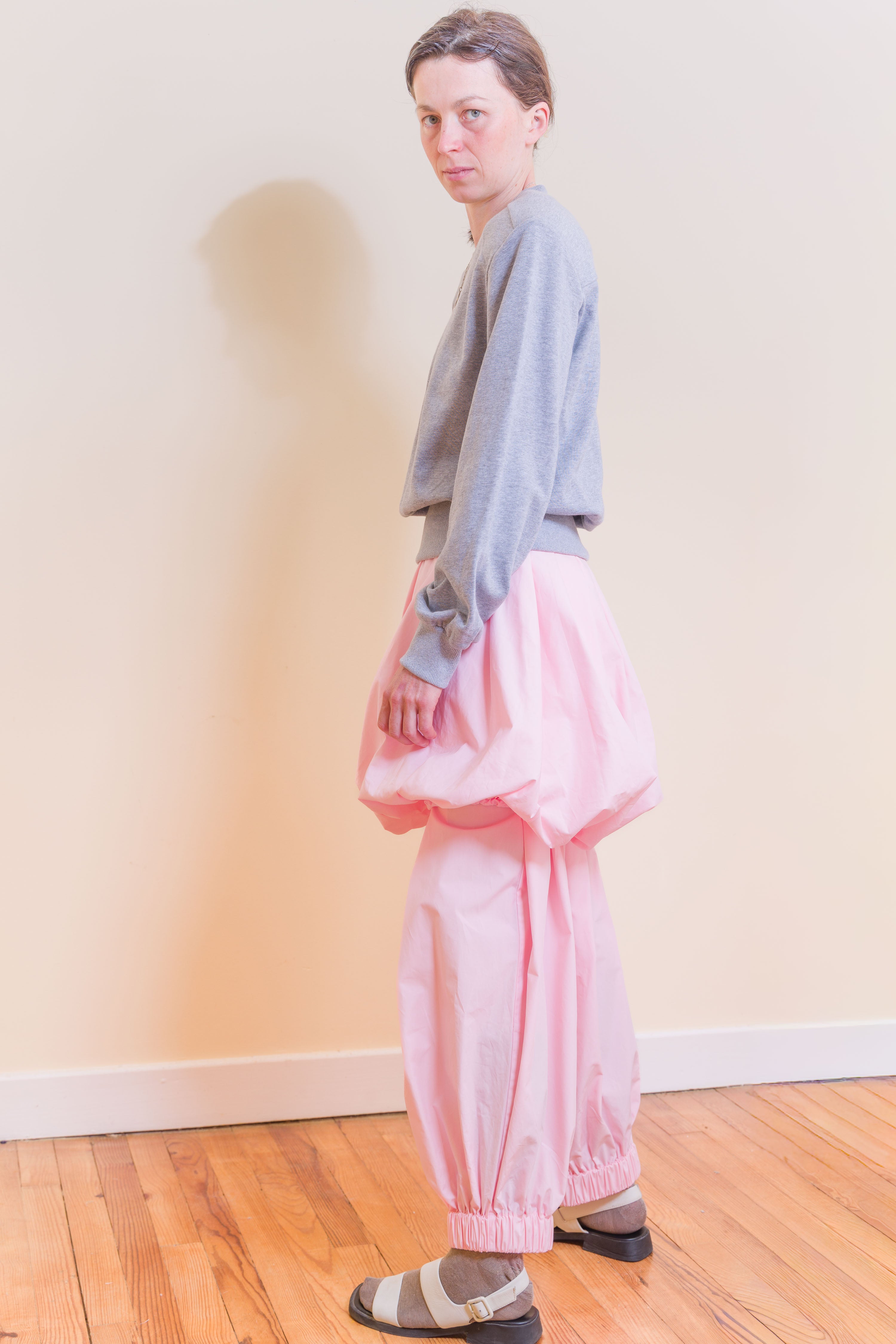 L'été trousers in light pink balloon style, elastic cuffs and gathered waist